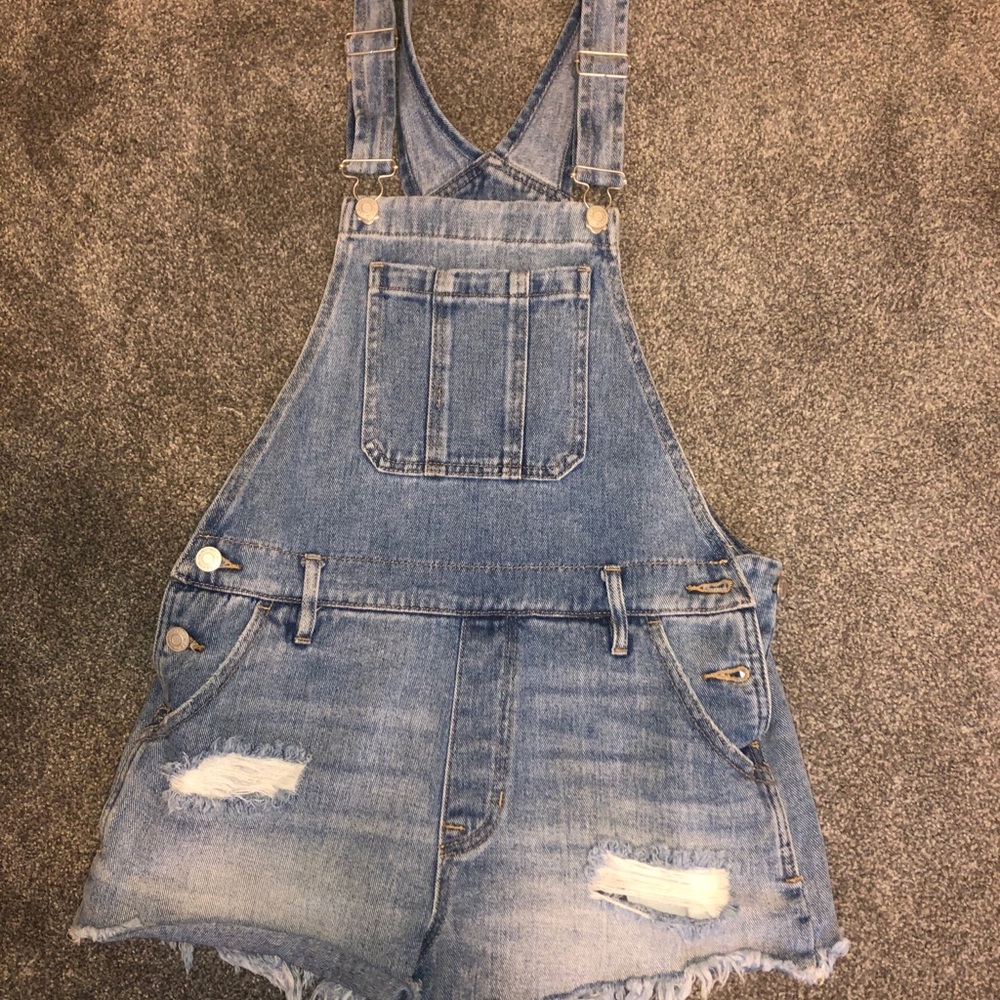 Cute and comfy pac sun overalls!